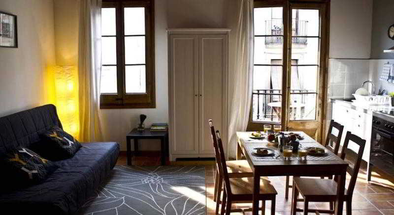 En Ferran By The Streets Hotel Barcelona Bagian luar foto