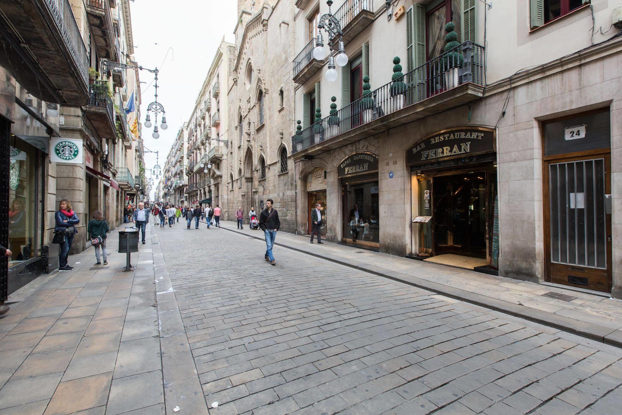 En Ferran By The Streets Hotel Barcelona Bagian luar foto