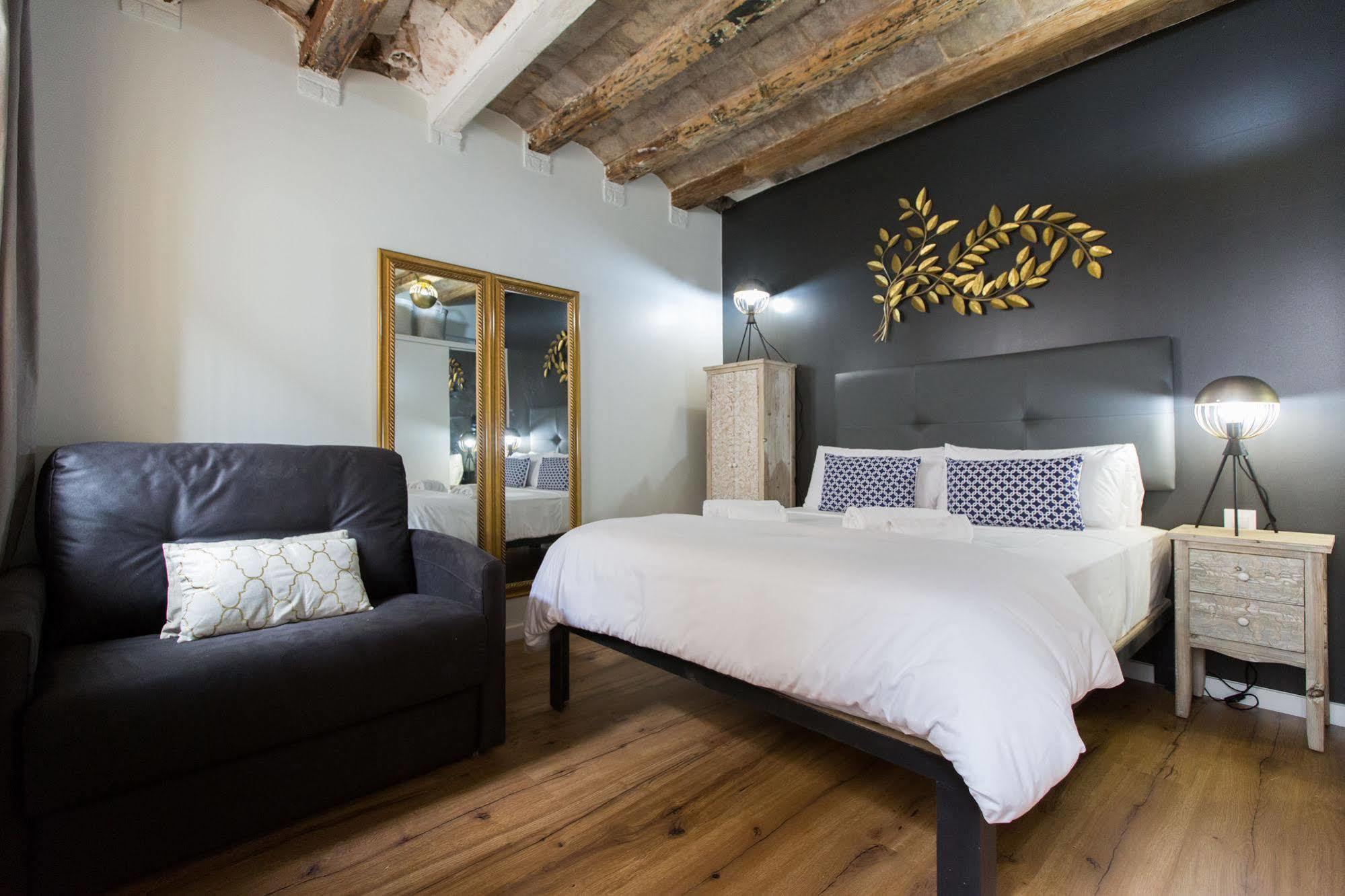 En Ferran By The Streets Hotel Barcelona Bagian luar foto