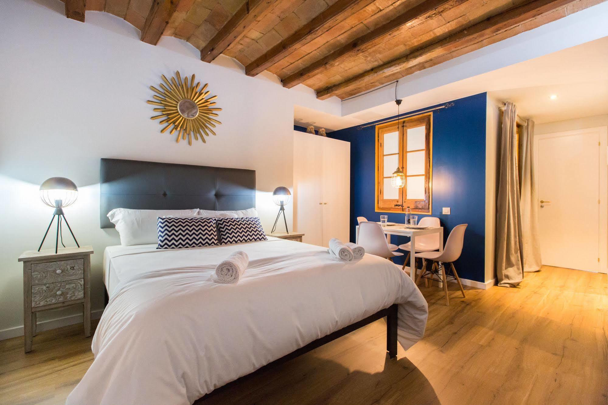 En Ferran By The Streets Hotel Barcelona Bagian luar foto