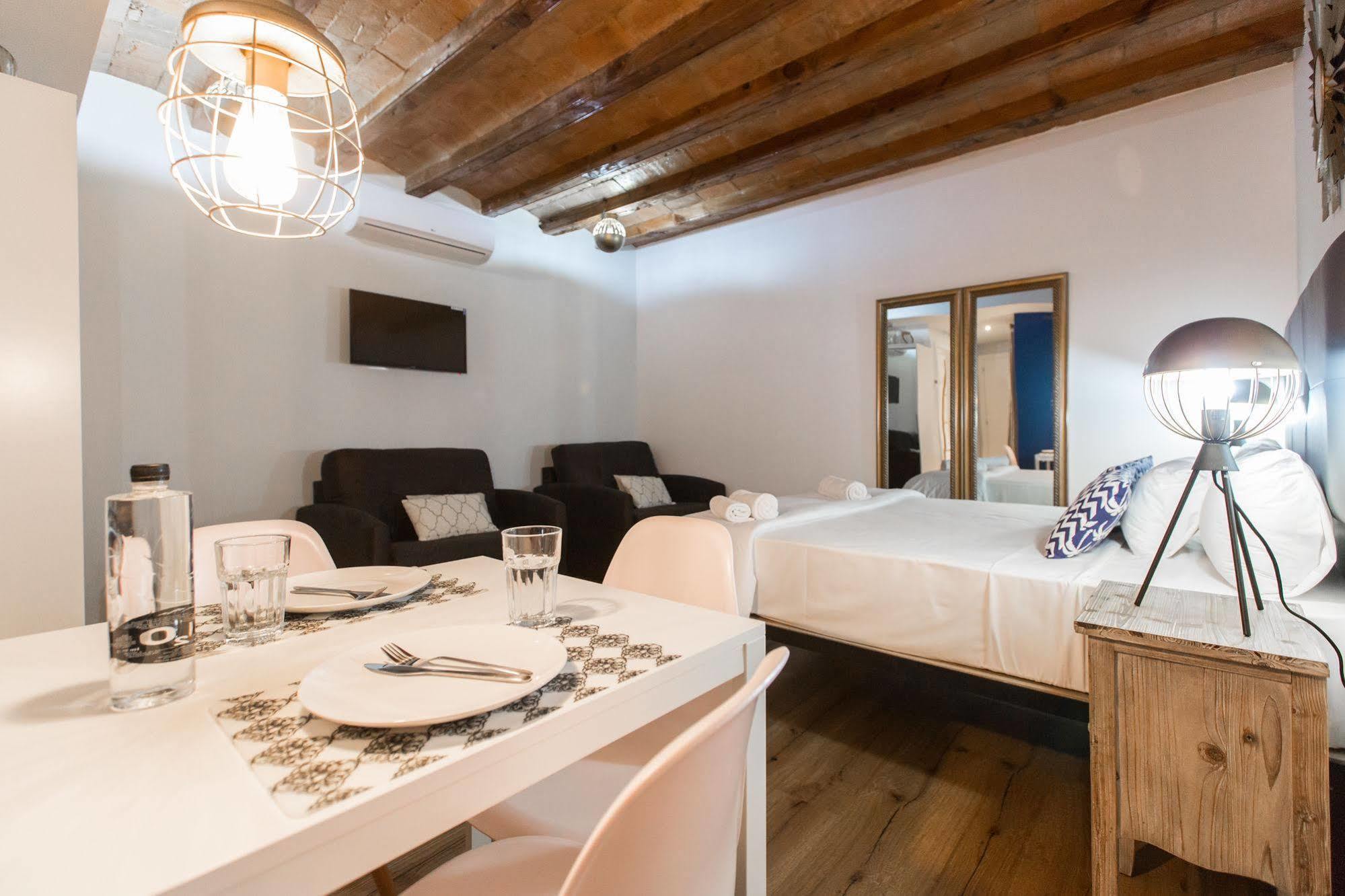En Ferran By The Streets Hotel Barcelona Bagian luar foto